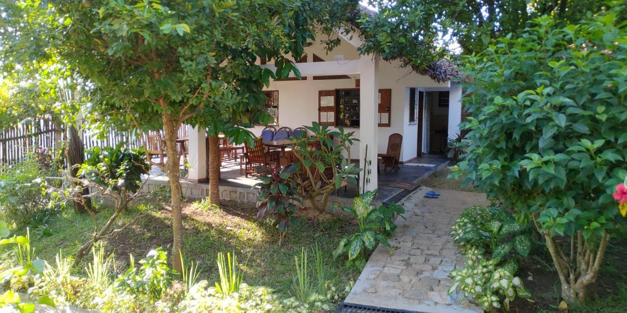 Hotel Benjamin Ambatoloaka  Ngoại thất bức ảnh